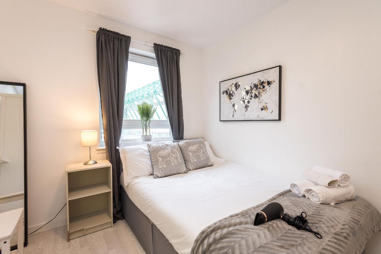 Modern Spacious 3 Bedroom City Centre Apartment - Free Parking - Private Balcony EDI Exterior foto