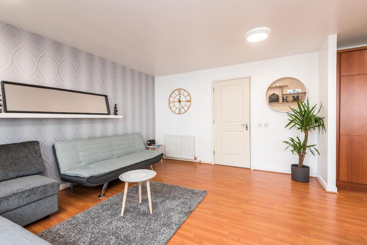 Modern Spacious 3 Bedroom City Centre Apartment - Free Parking - Private Balcony EDI Exterior foto