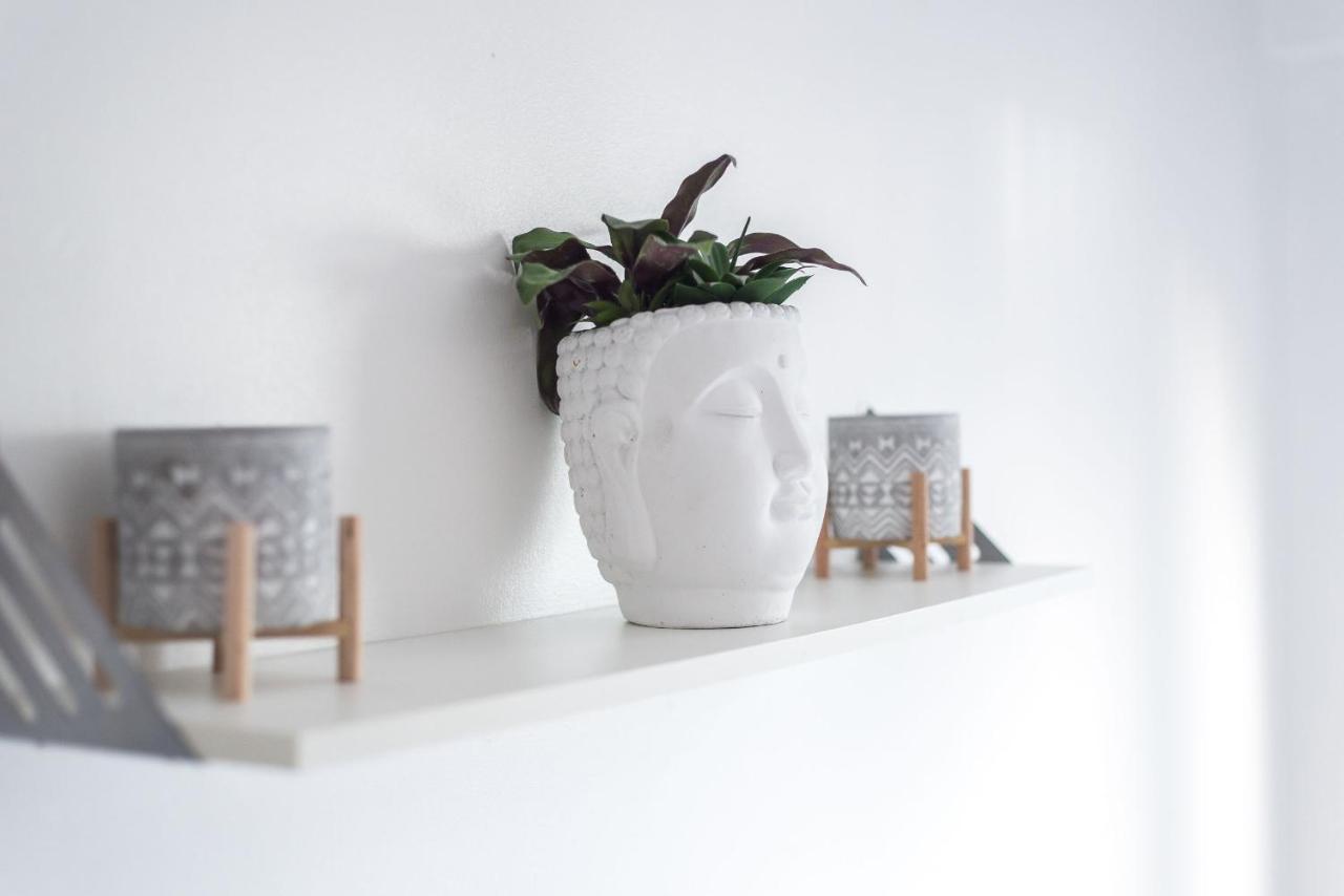 Modern Spacious 3 Bedroom City Centre Apartment - Free Parking - Private Balcony EDI Exterior foto