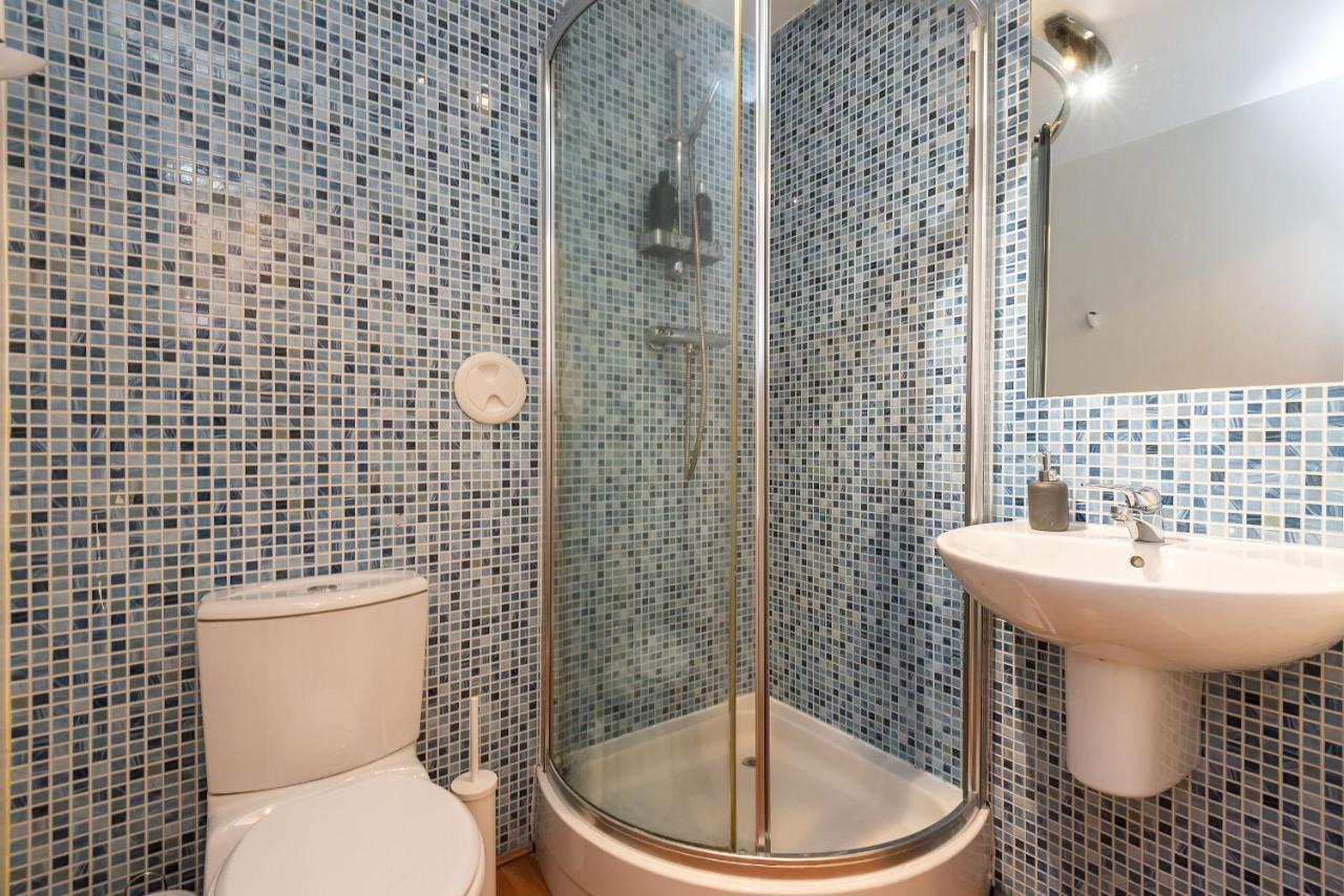 Modern Spacious 3 Bedroom City Centre Apartment - Free Parking - Private Balcony EDI Exterior foto