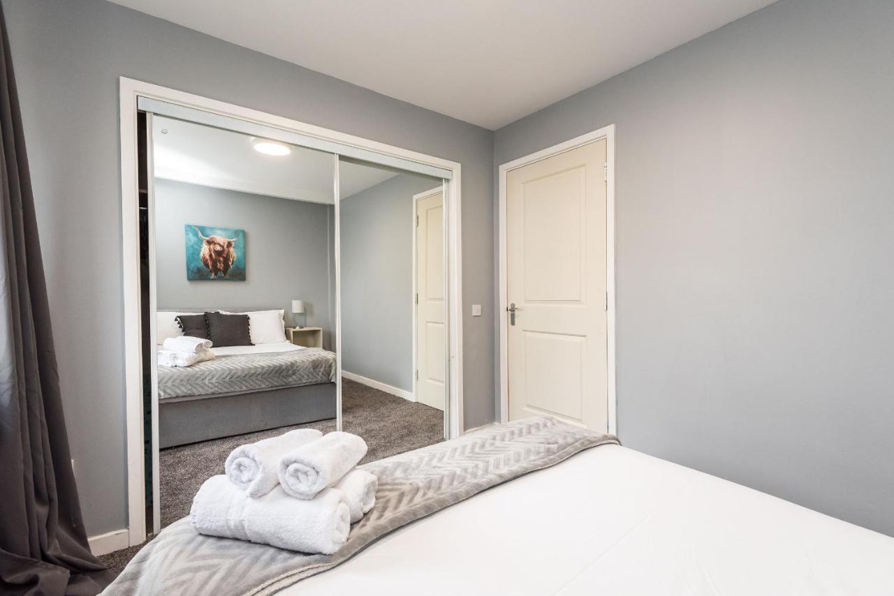 Modern Spacious 3 Bedroom City Centre Apartment - Free Parking - Private Balcony EDI Exterior foto