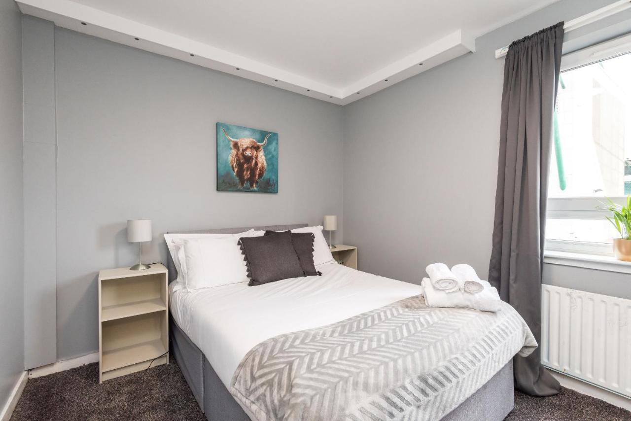 Modern Spacious 3 Bedroom City Centre Apartment - Free Parking - Private Balcony EDI Exterior foto